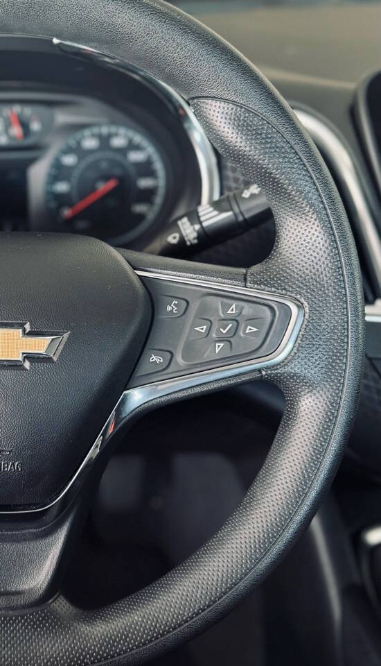 Chevrolet Malibu Vehicle Full-screen Gallery Image 15