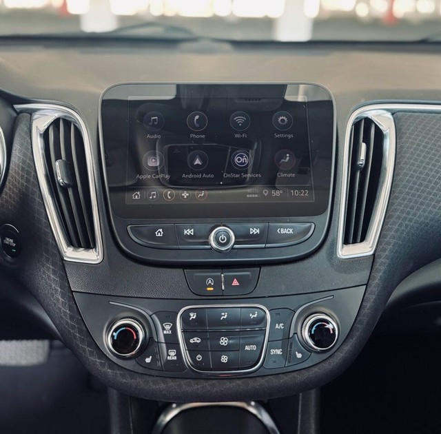 Chevrolet Malibu Vehicle Full-screen Gallery Image 16