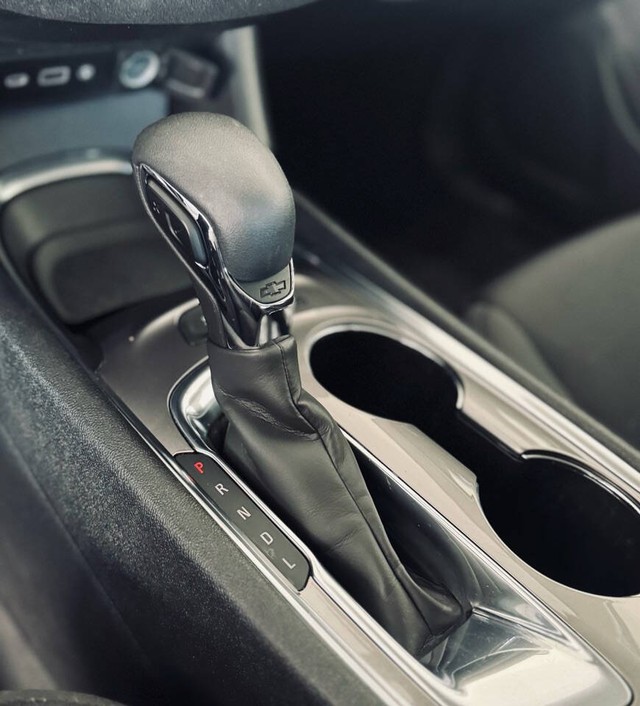 Chevrolet Malibu Vehicle Full-screen Gallery Image 21