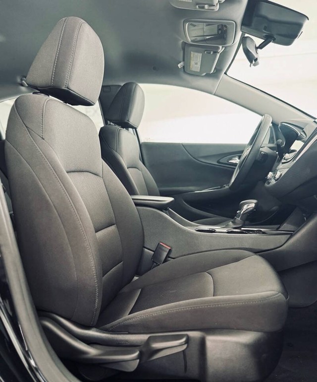 Chevrolet Malibu Vehicle Full-screen Gallery Image 22