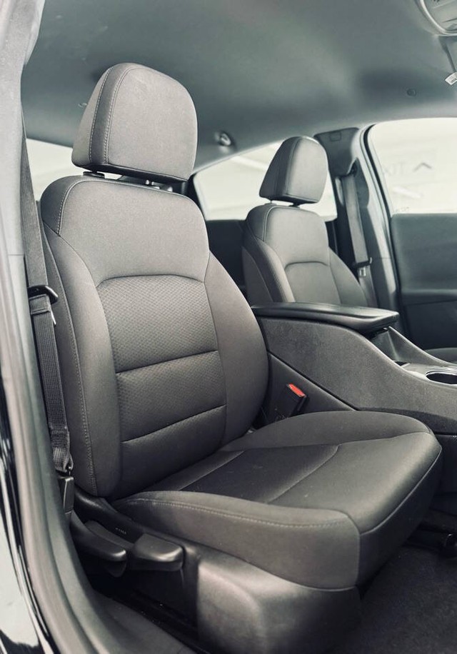 Chevrolet Malibu Vehicle Full-screen Gallery Image 23