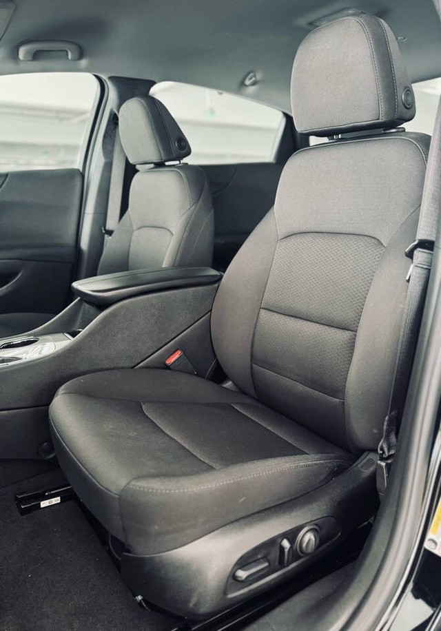 Chevrolet Malibu Vehicle Full-screen Gallery Image 25