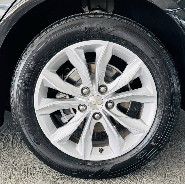 Chevrolet Malibu Vehicle Full-screen Gallery Image 29