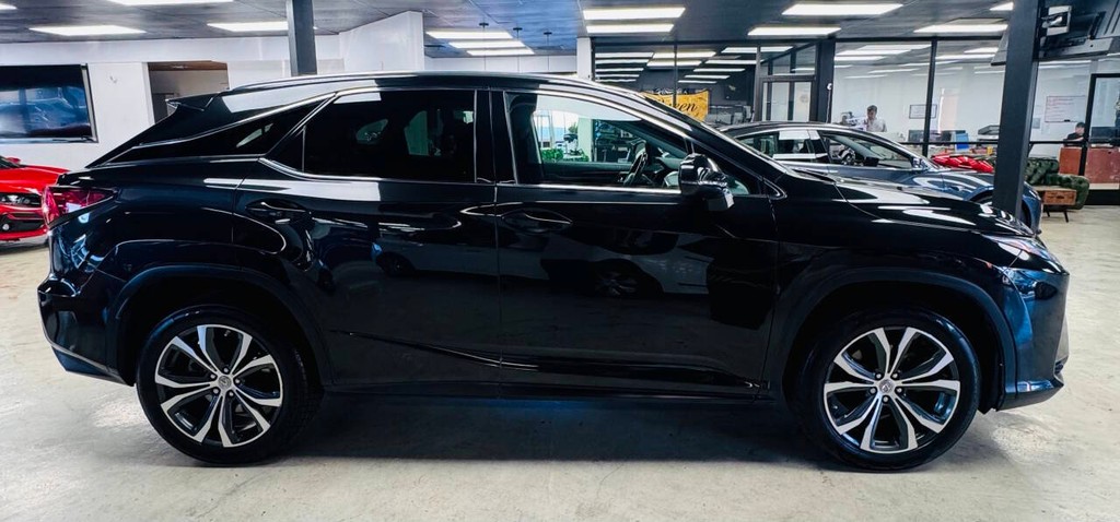 Lexus RX 350 Vehicle Full-screen Gallery Image 05