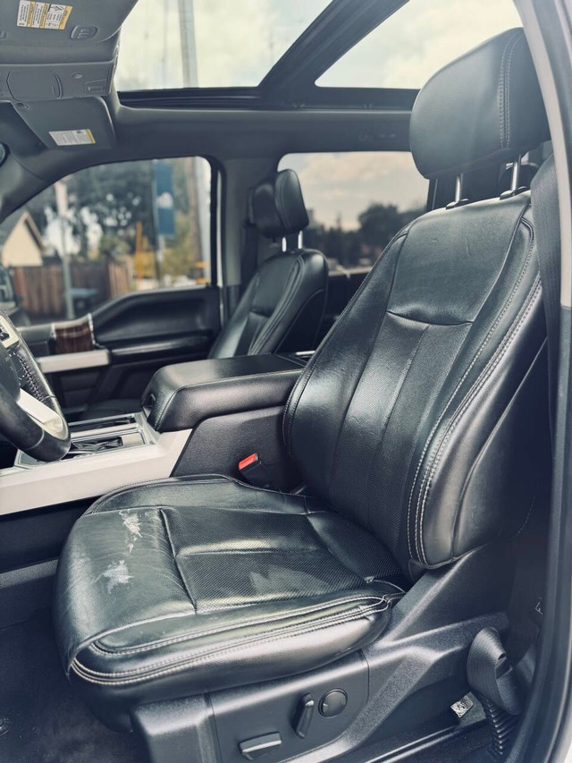 Ford F-150 Vehicle Full-screen Gallery Image 14