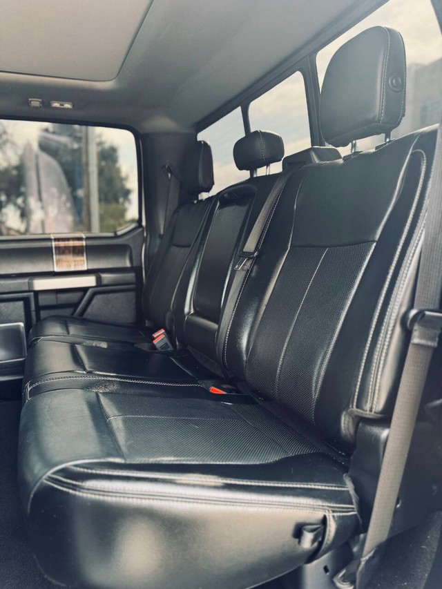 Ford F-150 Vehicle Full-screen Gallery Image 18