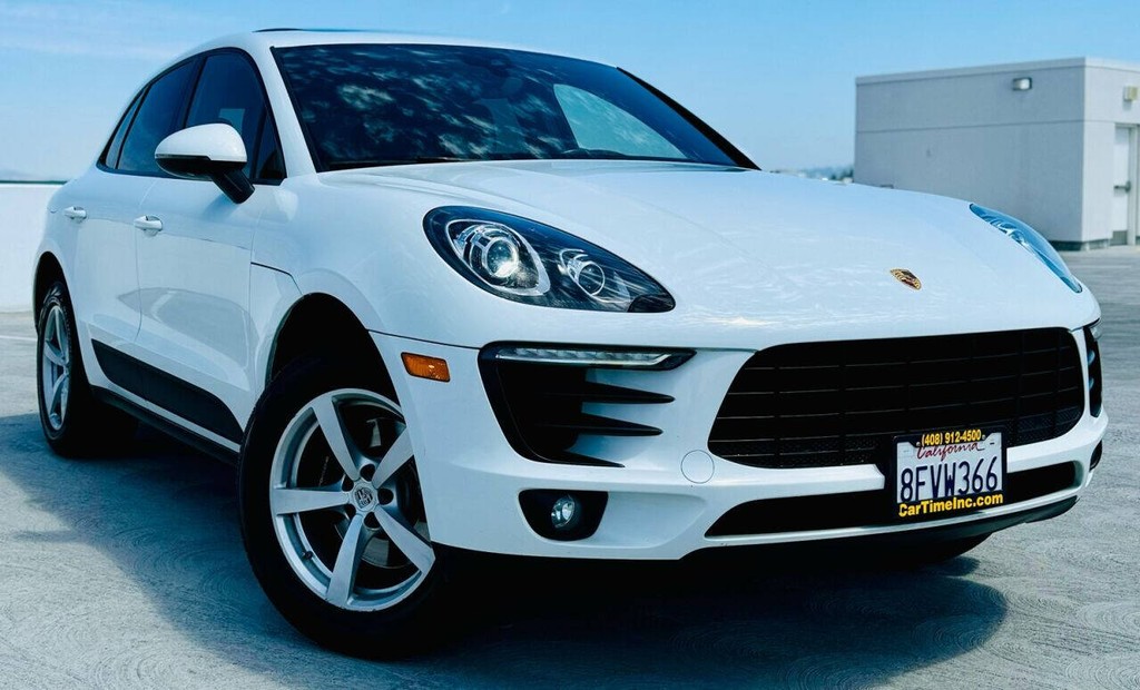 Porsche Macan Vehicle Full-screen Gallery Image 04