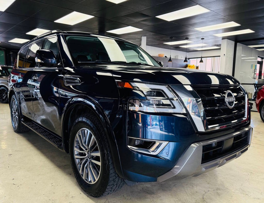 Nissan Armada Vehicle Full-screen Gallery Image 10
