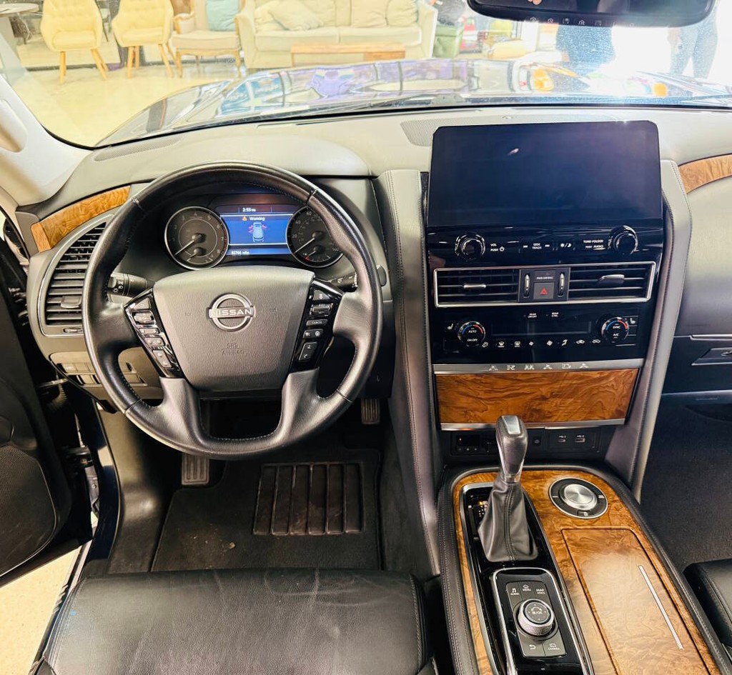 Nissan Armada Vehicle Full-screen Gallery Image 14