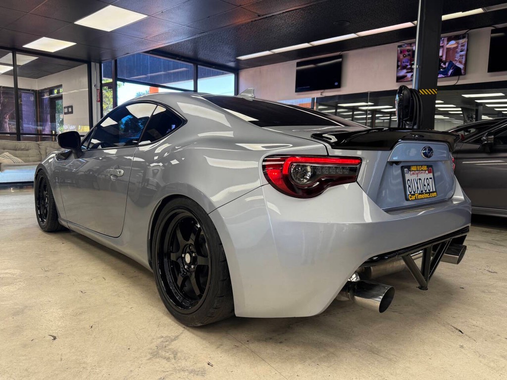 Subaru BRZ Vehicle Full-screen Gallery Image 04