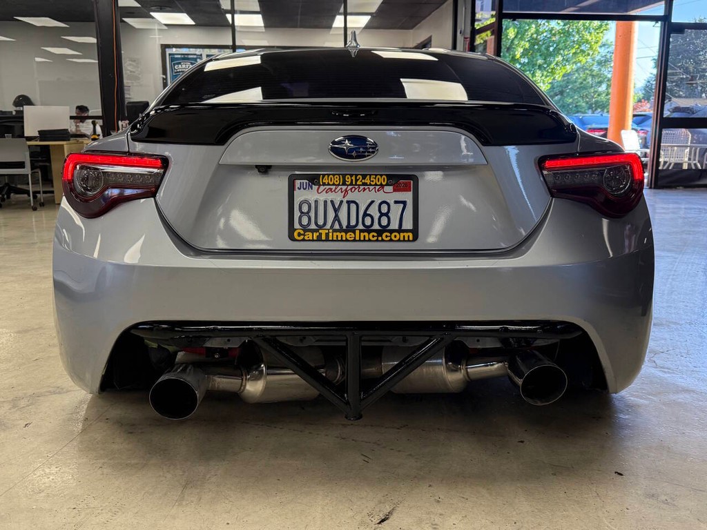 Subaru BRZ Vehicle Full-screen Gallery Image 06