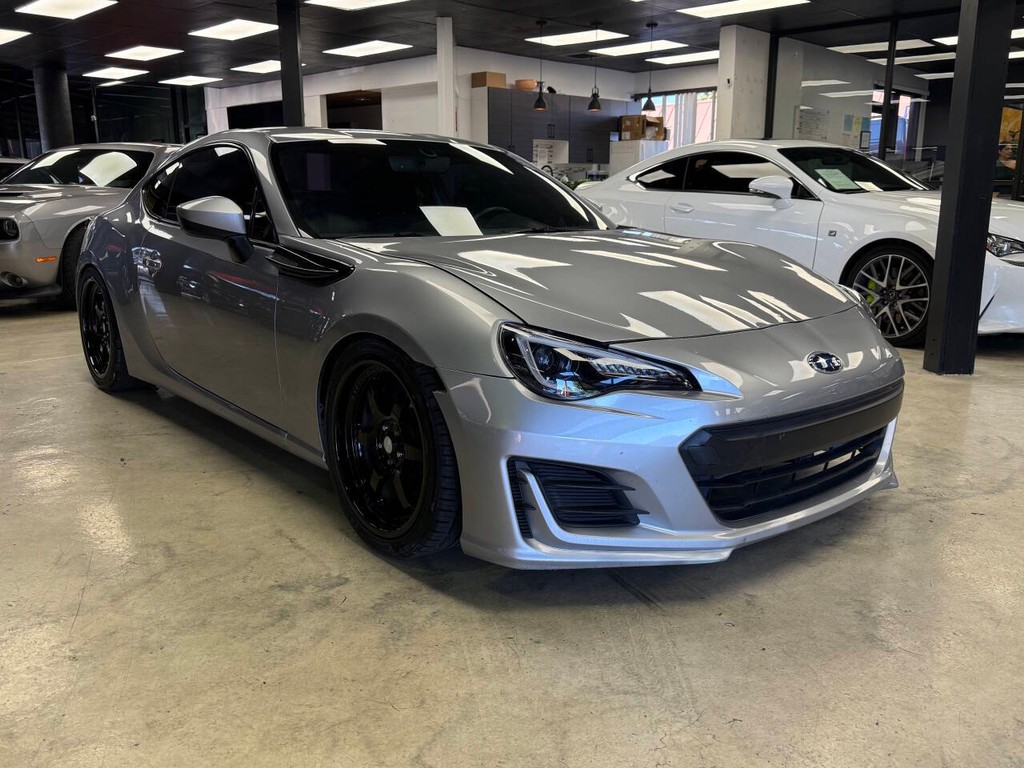 Subaru BRZ Vehicle Full-screen Gallery Image 11