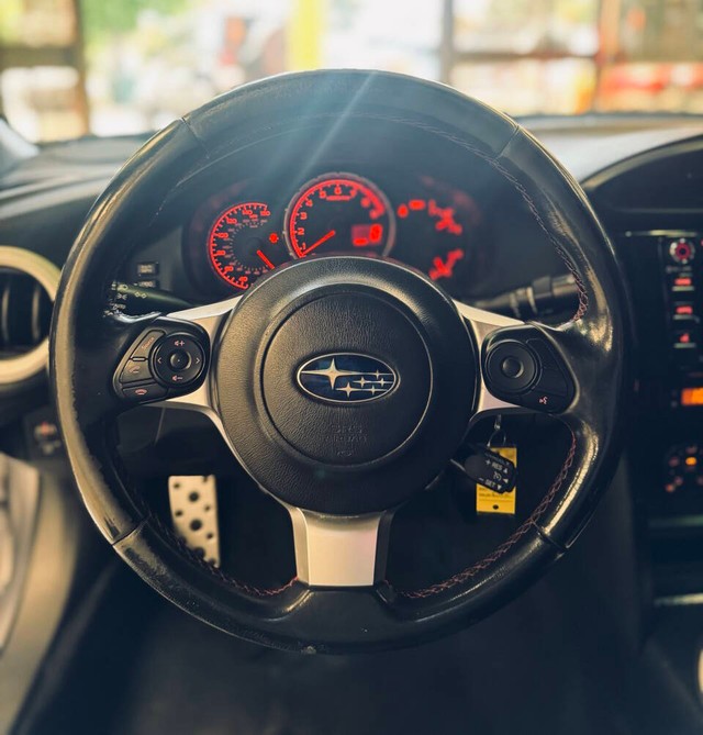 Subaru BRZ Vehicle Full-screen Gallery Image 03