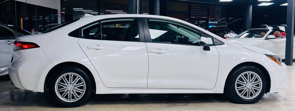 Toyota Corolla Vehicle Full-screen Gallery Image 08