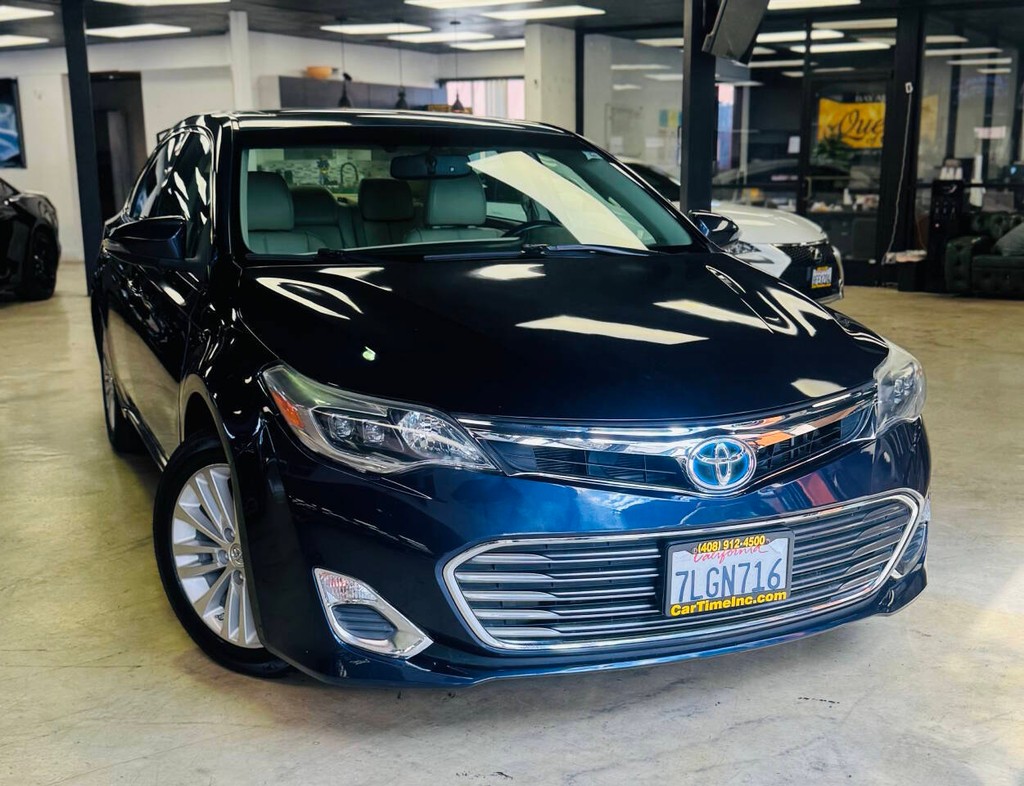Toyota Avalon Hybrid Vehicle Full-screen Gallery Image 02