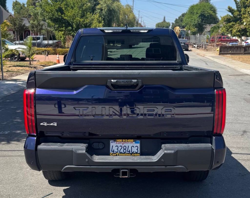 Toyota Tundra Vehicle Full-screen Gallery Image 06