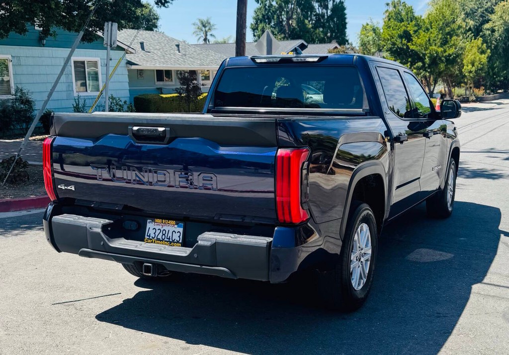 Toyota Tundra Vehicle Full-screen Gallery Image 07