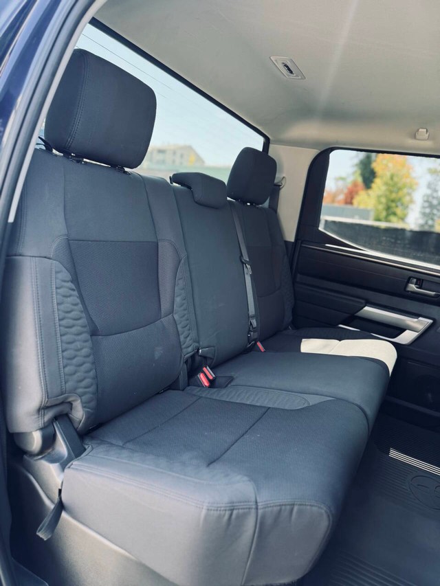 Toyota Tundra Vehicle Full-screen Gallery Image 17