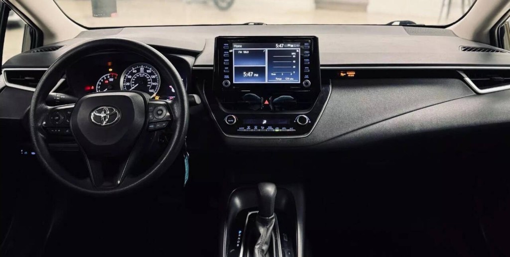 Toyota Corolla Vehicle Full-screen Gallery Image 17