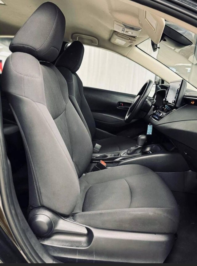 Toyota Corolla Vehicle Full-screen Gallery Image 19