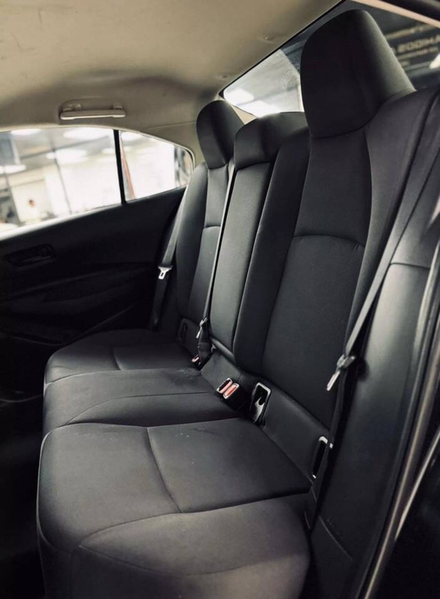 Toyota Corolla Vehicle Full-screen Gallery Image 20