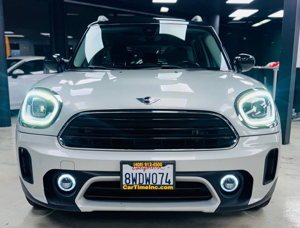 MINI Countryman Vehicle Full-screen Gallery Image 08