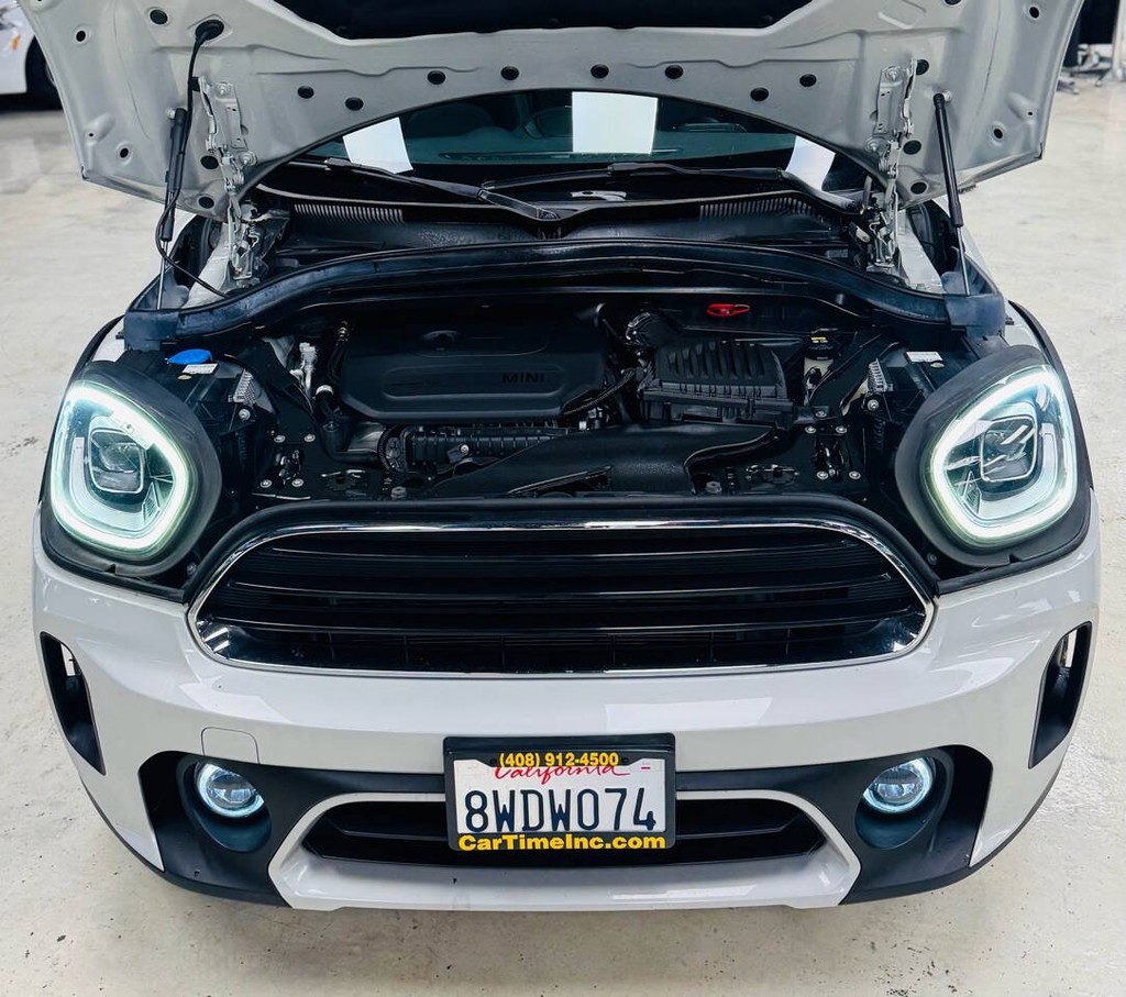 MINI Countryman Vehicle Full-screen Gallery Image 26