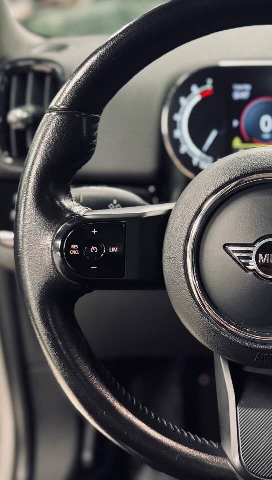 MINI Countryman Vehicle Full-screen Gallery Image 15