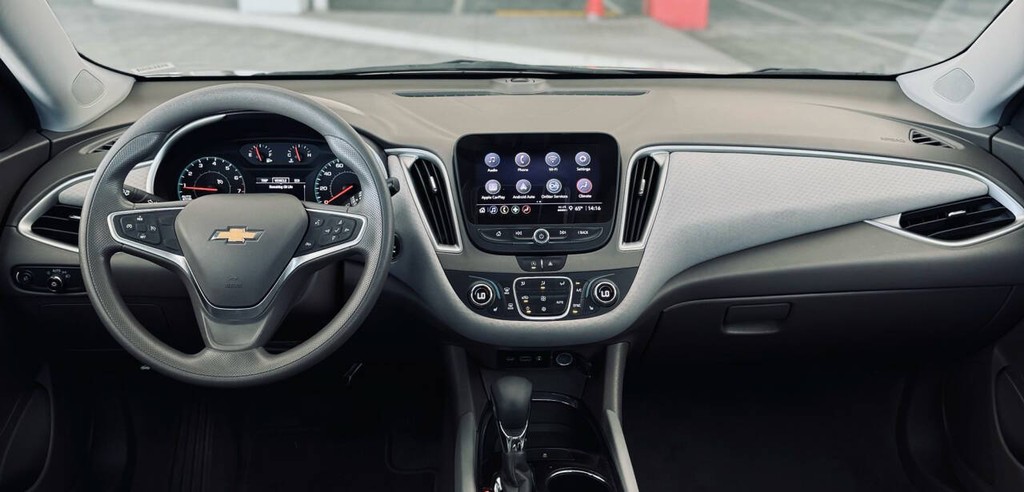 Chevrolet Malibu Vehicle Full-screen Gallery Image 20