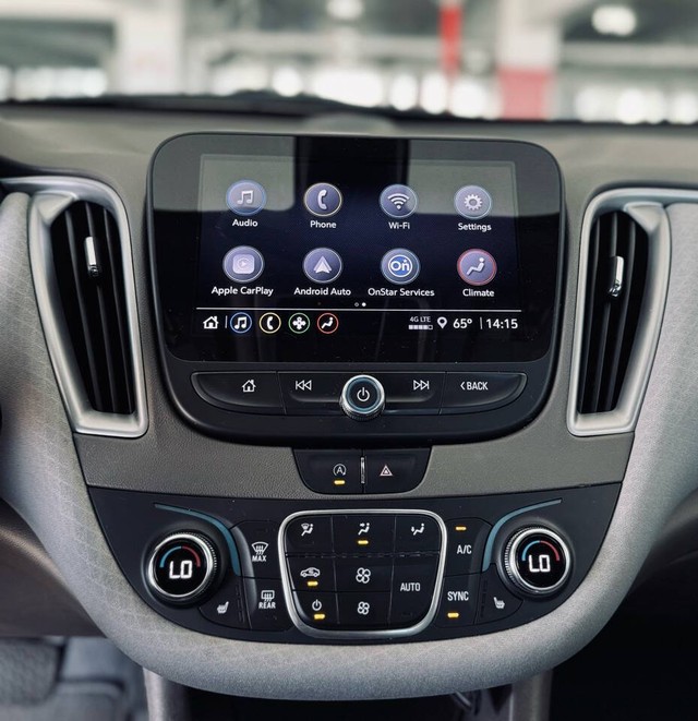 Chevrolet Malibu Vehicle Full-screen Gallery Image 17