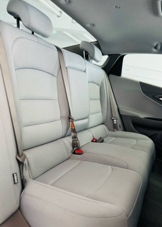 Chevrolet Malibu Vehicle Full-screen Gallery Image 25