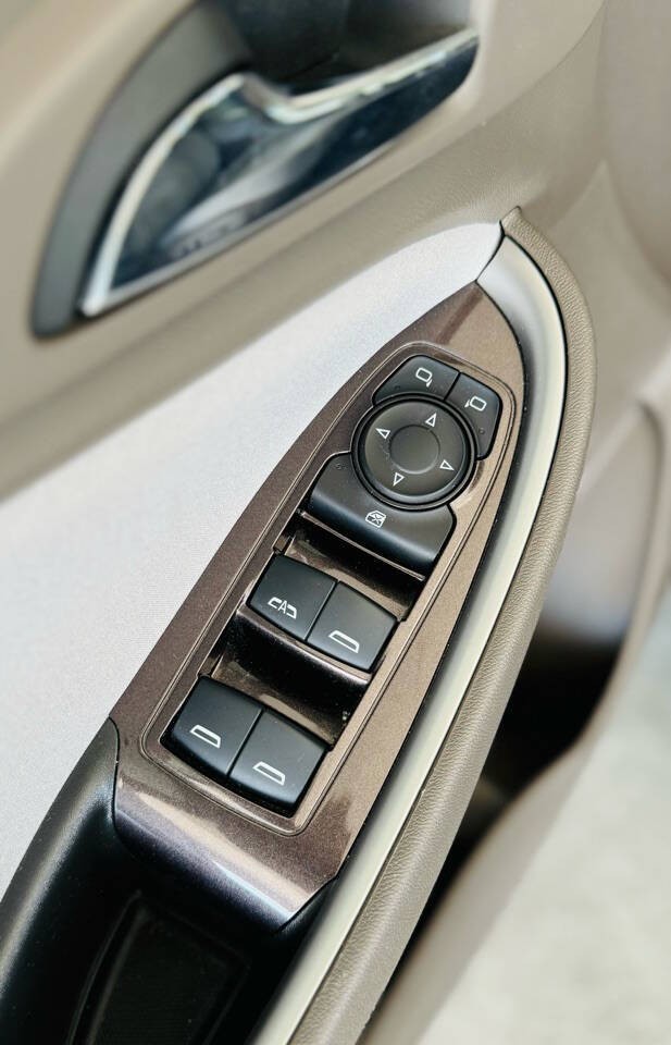 Chevrolet Malibu Vehicle Full-screen Gallery Image 28