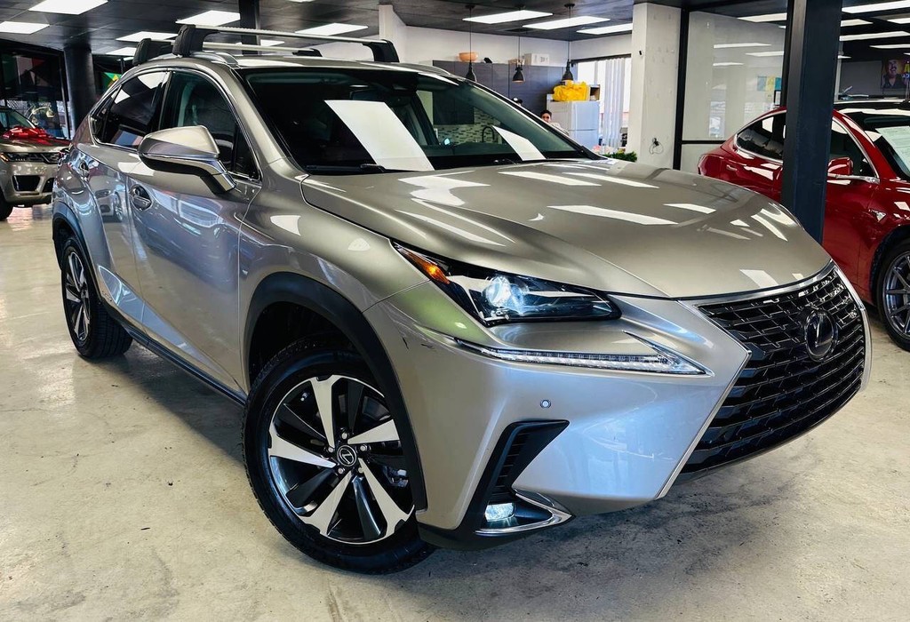 Lexus NX Vehicle Full-screen Gallery Image 02