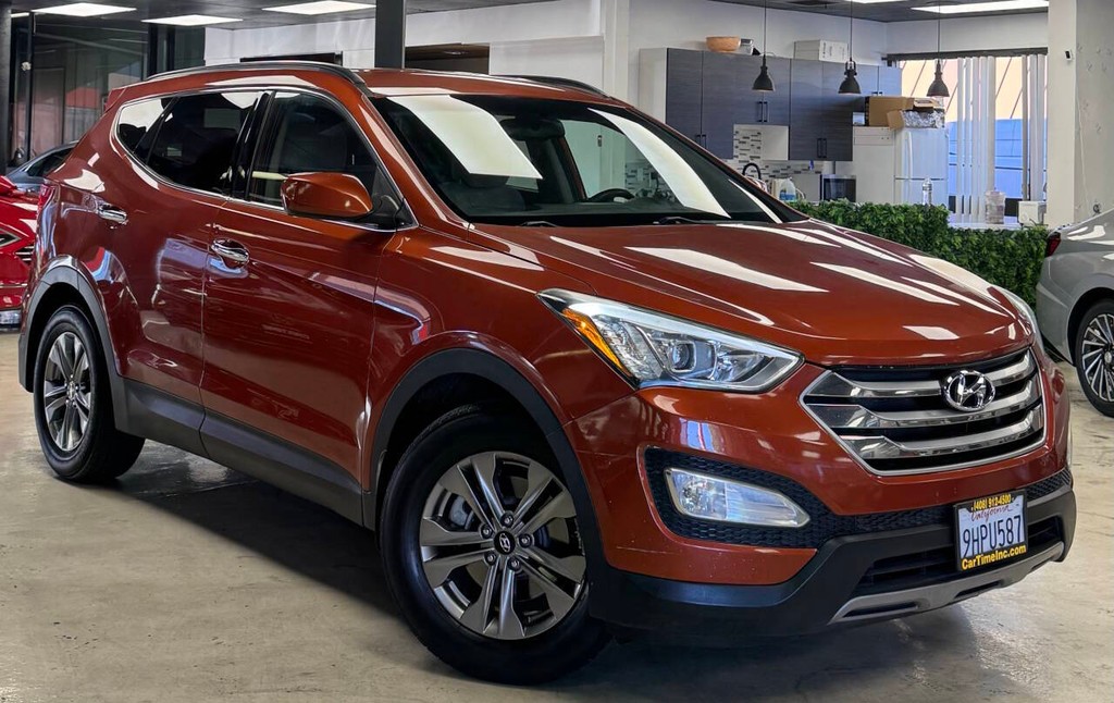 Hyundai Santa Fe Sport Vehicle Full-screen Gallery Image 04