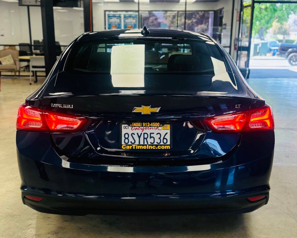 Chevrolet Malibu Vehicle Full-screen Gallery Image 07