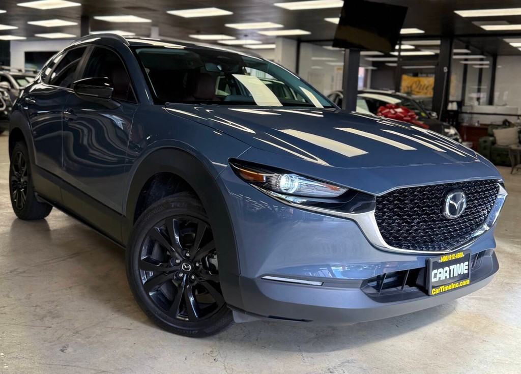 Mazda CX-30 Vehicle Full-screen Gallery Image 03