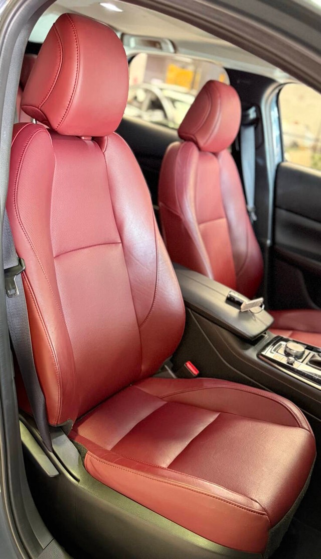 Mazda CX-30 Vehicle Full-screen Gallery Image 13