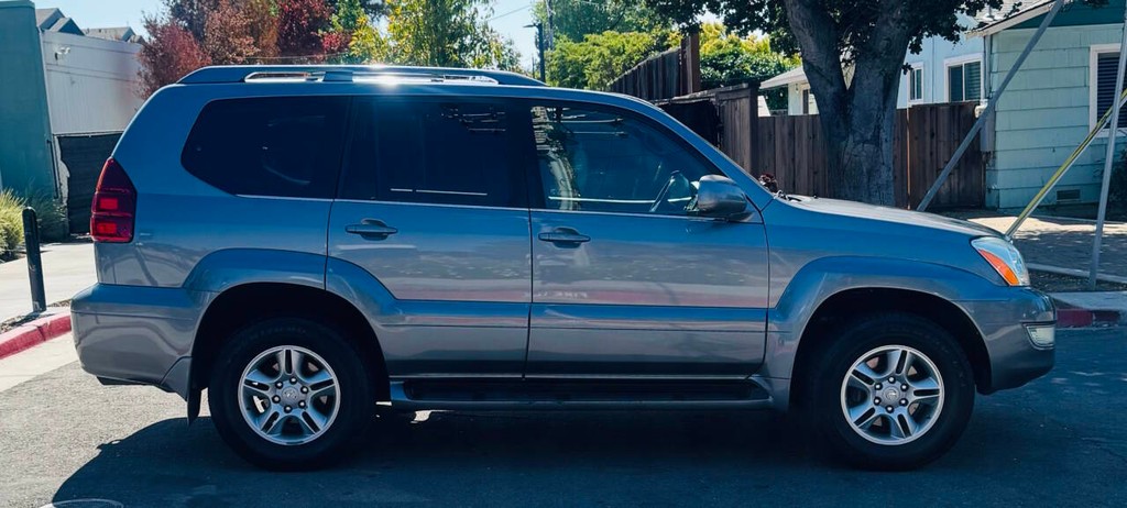 Lexus GX 470 Vehicle Full-screen Gallery Image 04