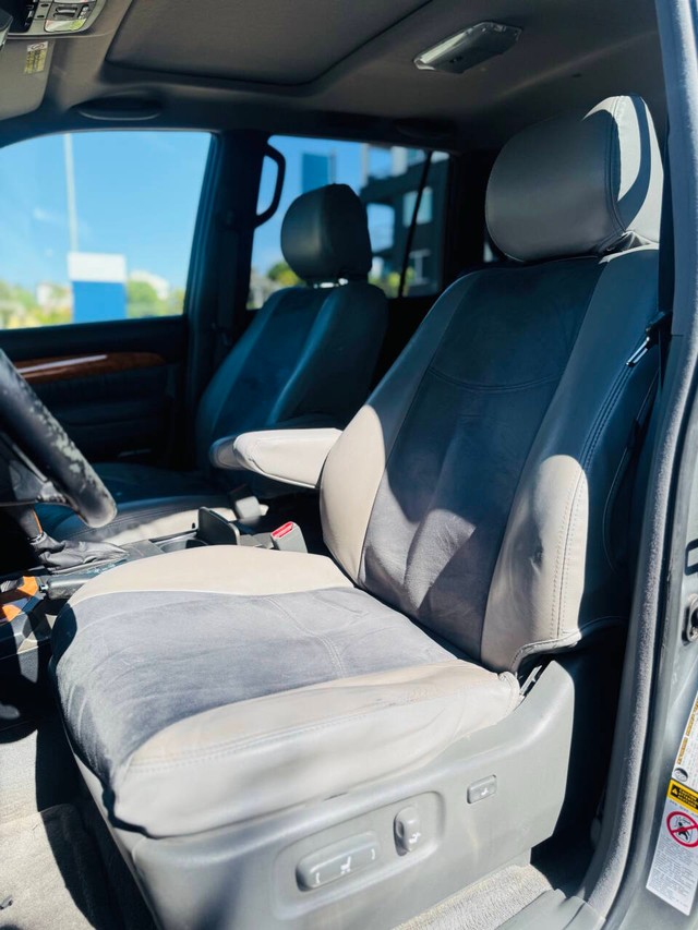 Lexus GX 470 Vehicle Full-screen Gallery Image 12