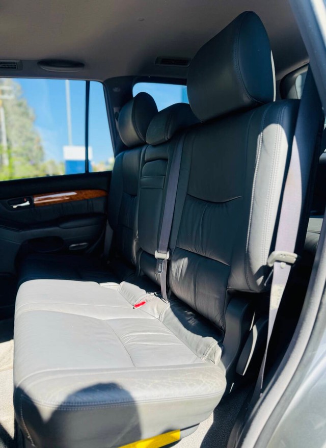 Lexus GX 470 Vehicle Full-screen Gallery Image 14