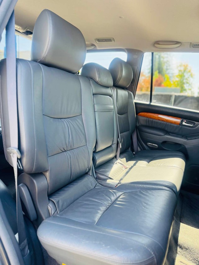 Lexus GX 470 Vehicle Full-screen Gallery Image 15