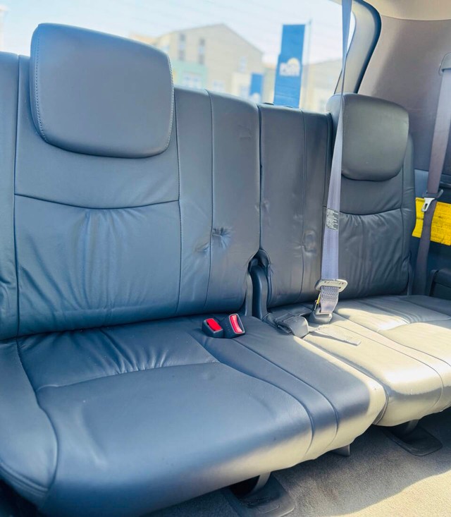 Lexus GX 470 Vehicle Full-screen Gallery Image 16