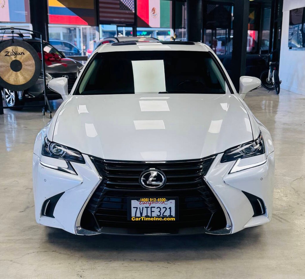 Lexus GS 350 Vehicle Full-screen Gallery Image 03