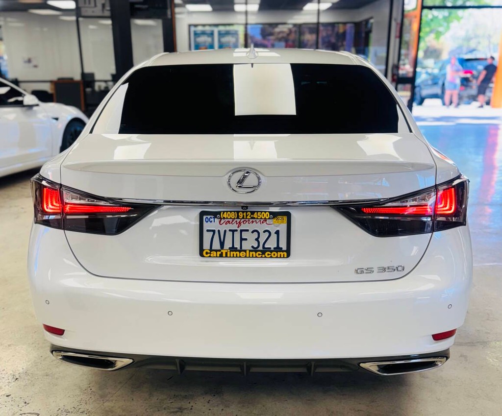 Lexus GS 350 Vehicle Full-screen Gallery Image 07