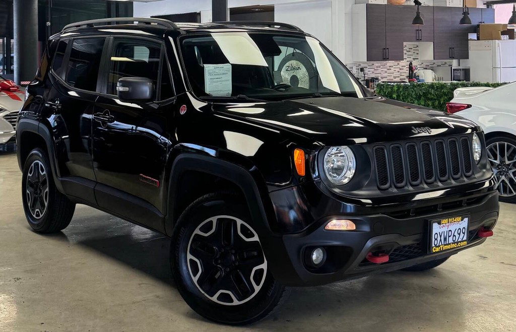 Jeep Renegade Vehicle Full-screen Gallery Image 04