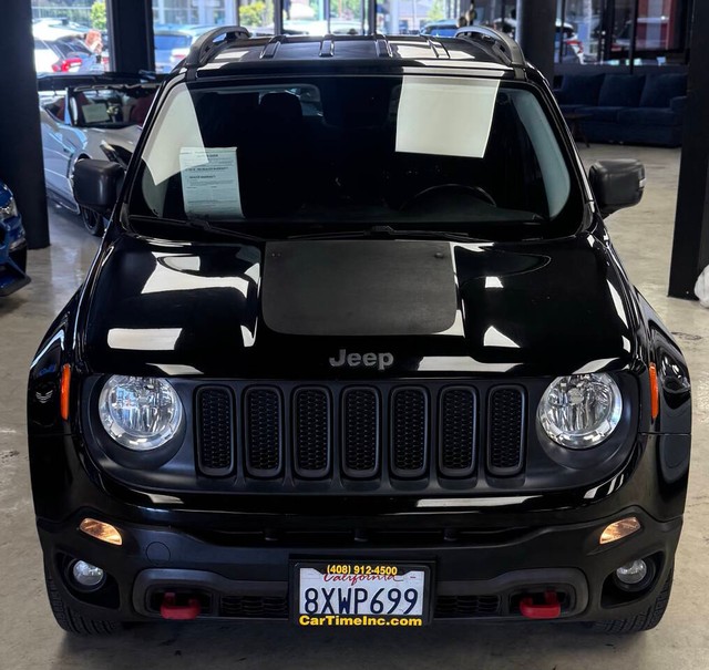 Jeep Renegade Vehicle Full-screen Gallery Image 05