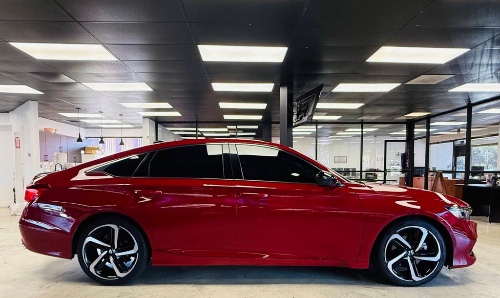 Honda Accord Vehicle Full-screen Gallery Image 06