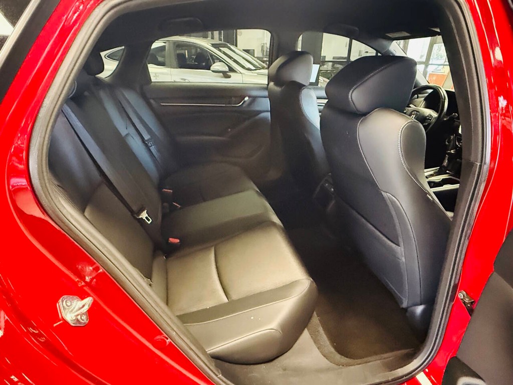 Honda Accord Vehicle Full-screen Gallery Image 10