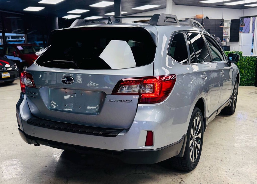 Subaru Outback Vehicle Full-screen Gallery Image 05