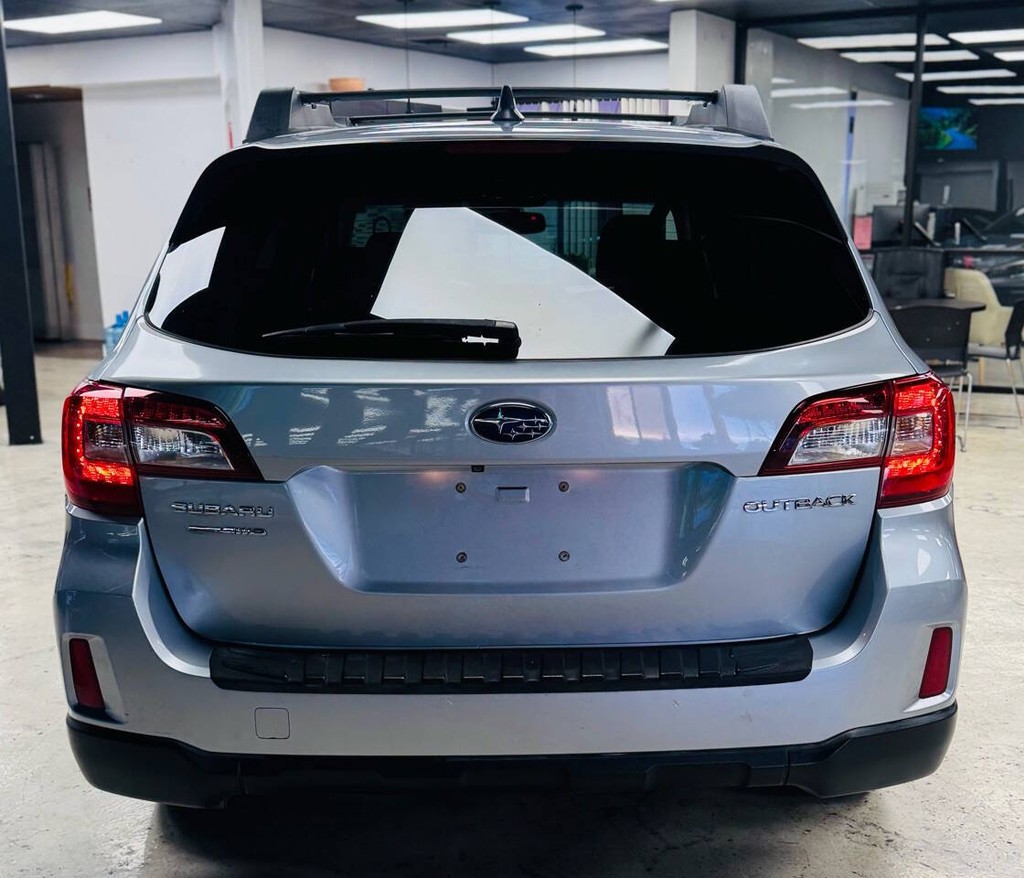 Subaru Outback Vehicle Full-screen Gallery Image 07